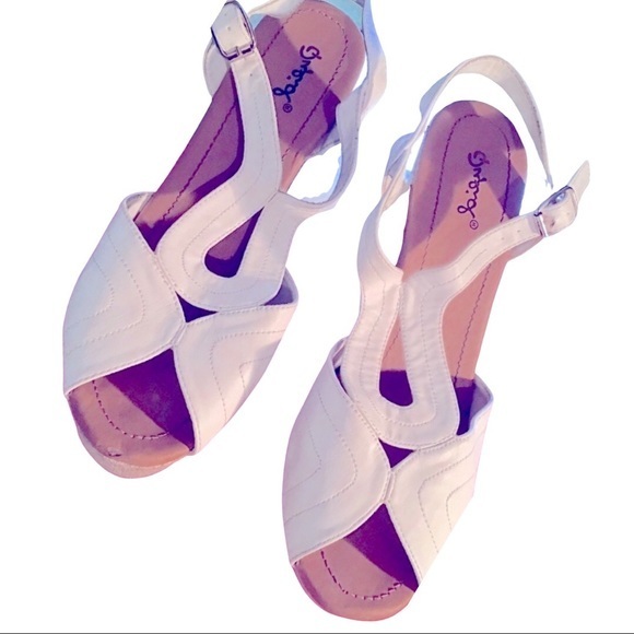 White wedges shoes Flash Sale 🎉🎉🎉 - Picture 5 of 13